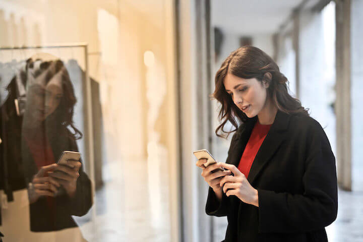 Think-Phase: Menschen sind am Recherchieren